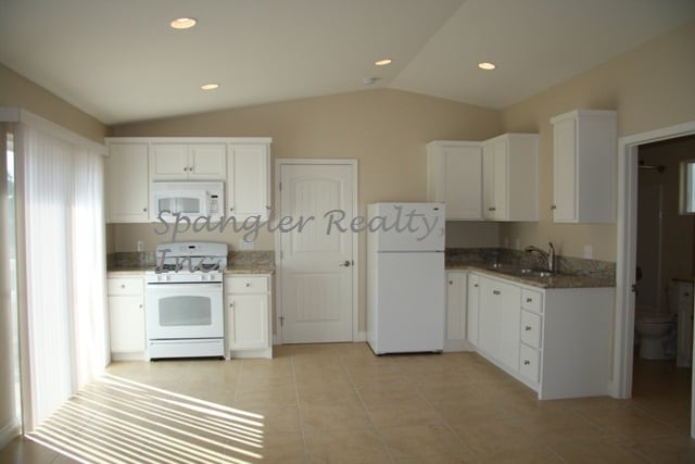Photo - 422 N Clementine St