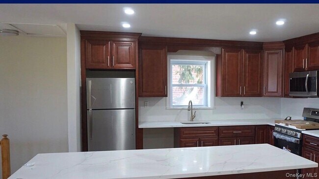 Photo - 1226 Bergen Ave Unidad 3