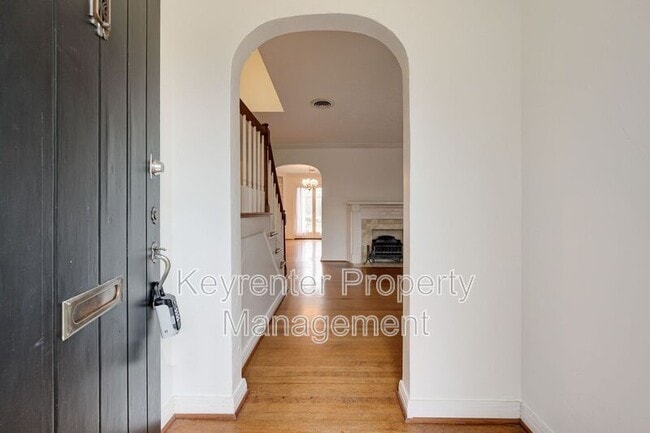 Photo - 612 NW 37th St