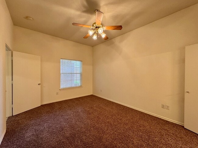 Photo - 3097 Clydesdale Way