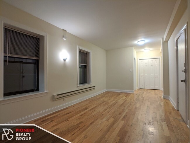 Photo - 1350 N Dearborn St