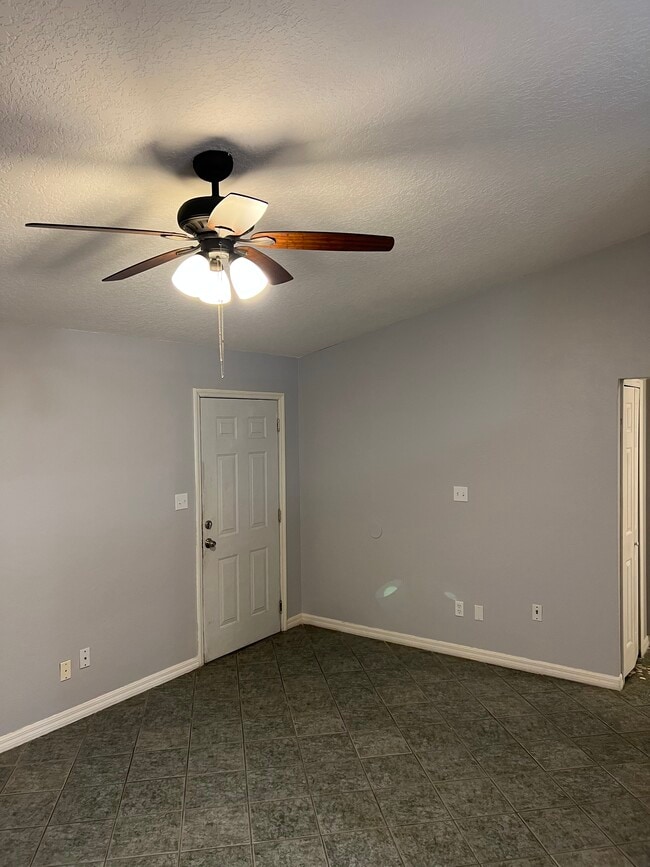 Photo - 10128 Portale Ave