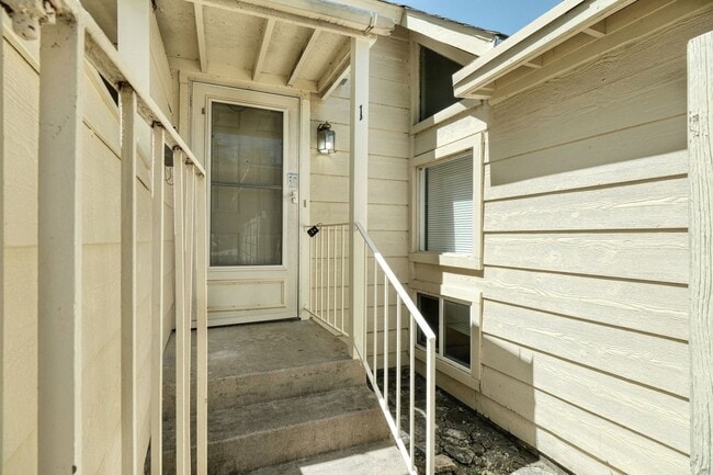 Photo - 2711 St Edwards Cir Unit 1