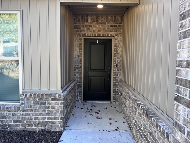 Photo - 318 Little John Trail