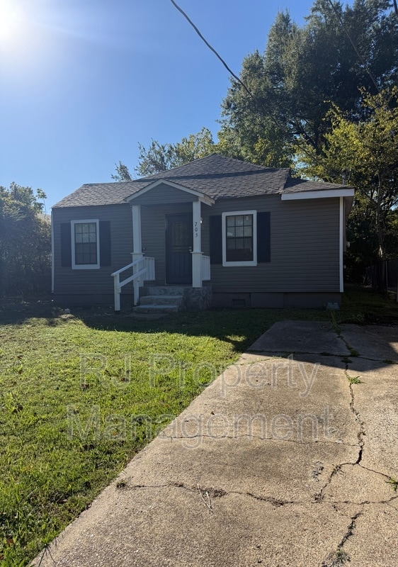 Building Photo - 705 Harahan Rd