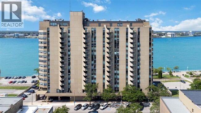 Photo - 155 Front St N Unit 1306