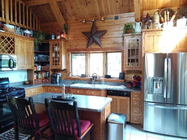 Photo - 818 Fischer Rd