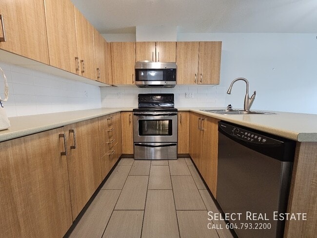 Photo - 45559 Yale Rd Unit 415