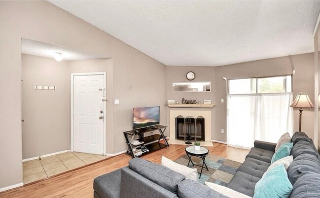 Photo - 3770 Lovers Wood Ln Unit 606