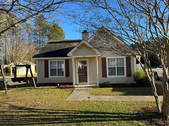 2 Bedroom House in Bishop's Row - 2 Bedroom House in Bishop's Row