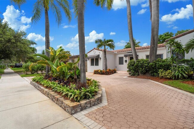 Photo - 1617 Washington St