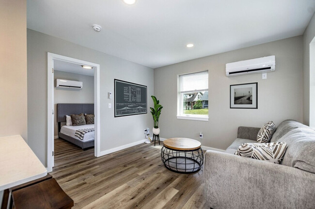 Building Photo - Ravine Apartments