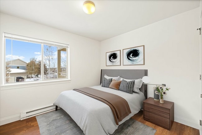 1-Bedroom 2.jpg - Granite Peak