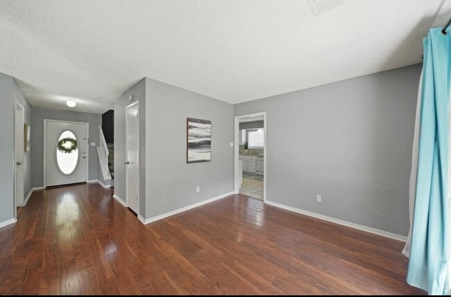 Photo - 3210 Pebble Lake Dr