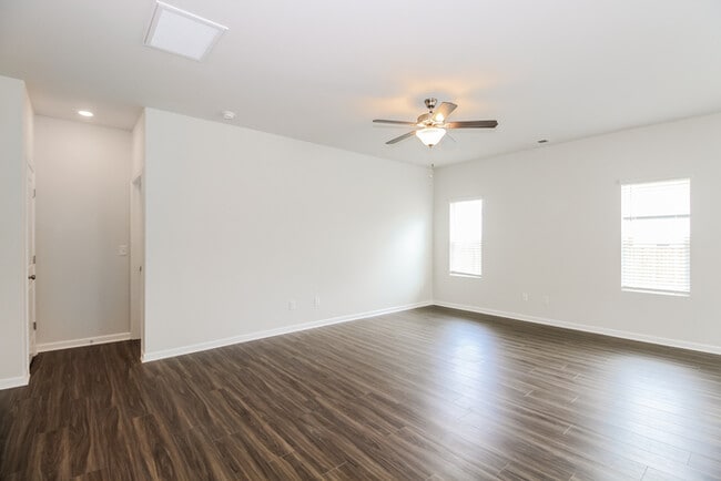 3915 Starry Sky Rd