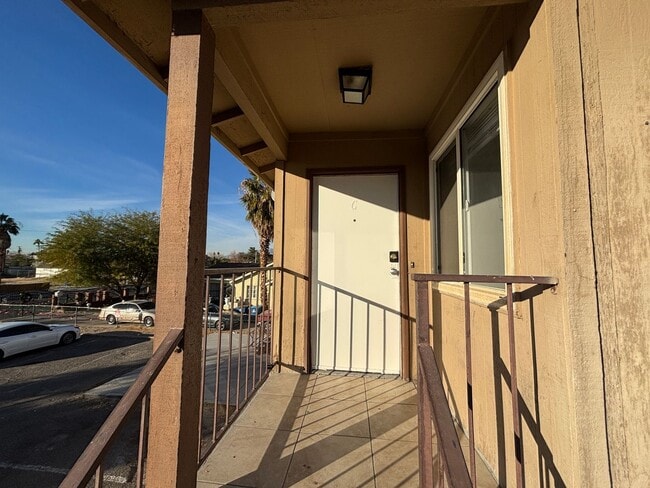 Photo - 2036 N Crawford St Unidad 1