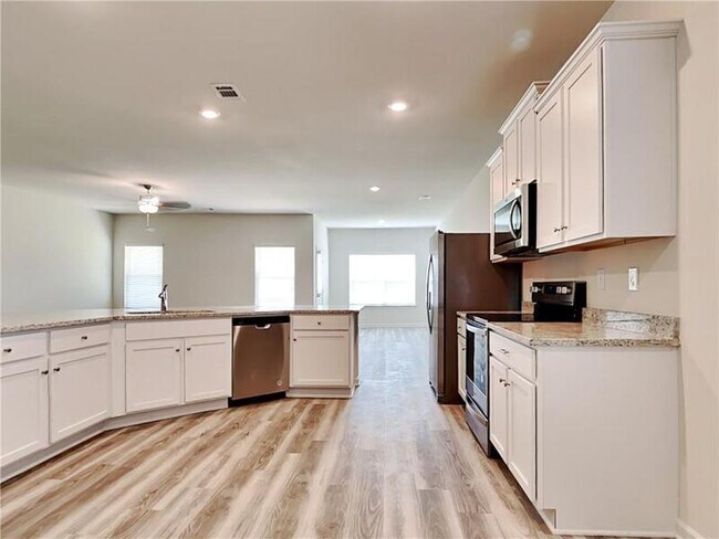 Photo - 1208 Fendt Dr