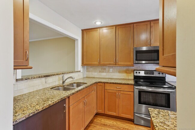 Photo - 20 E Pembroke Rd Unit 28