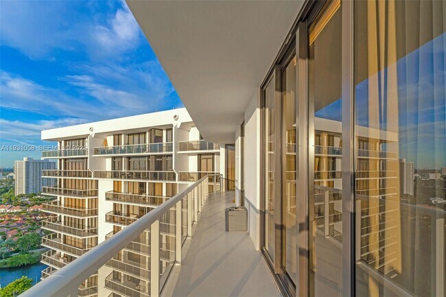 Photo - 20281 E Country Club Dr Unit TW7