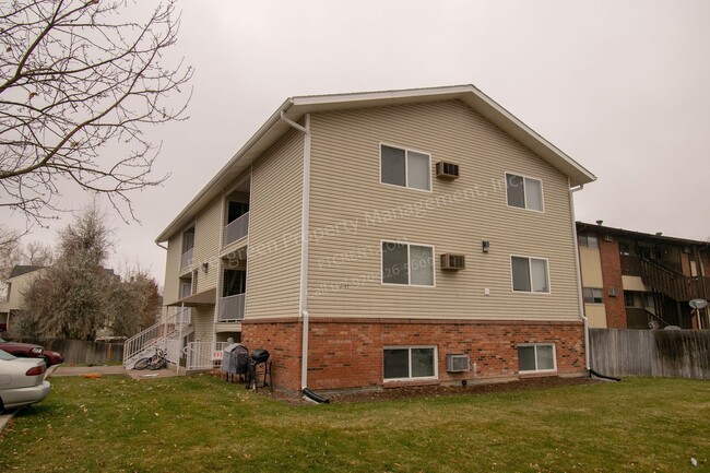Building Photo - 2147 27th Ave Ct Unit #6