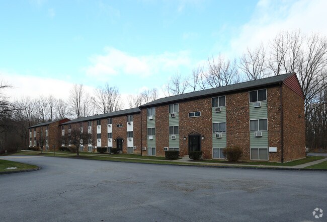 Oak Tree Gardens Apartments - Oak Tree Gardens Apartments