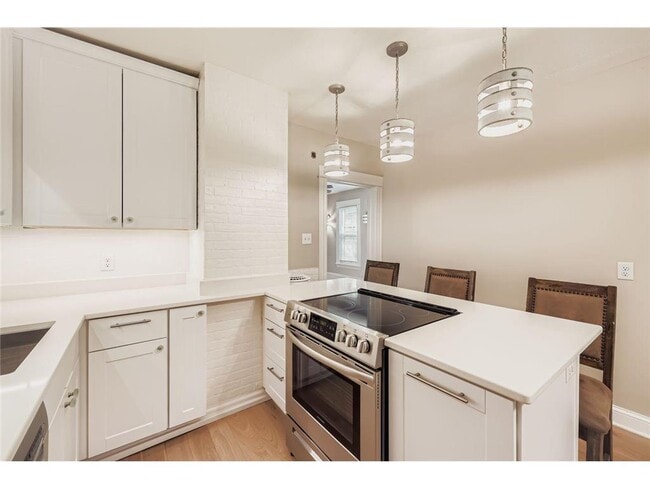 Photo - 1834 Fillmore St NE