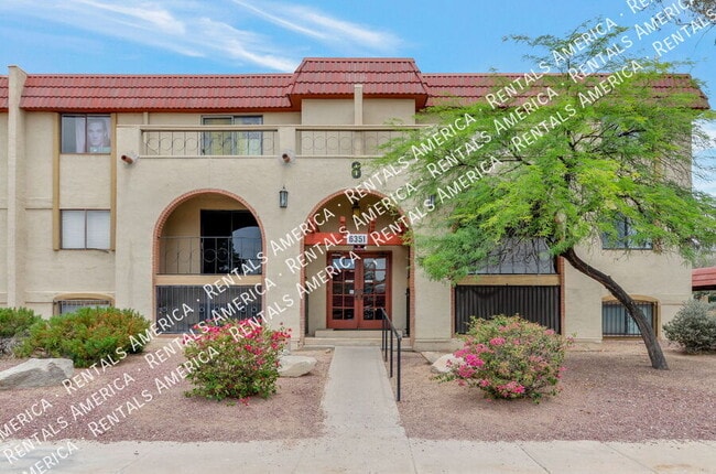 6351 N Barcelona Ct