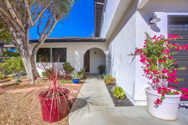 Photo - 543 Edna Way