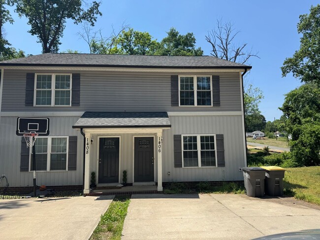 Newer construction townhouse in popular Ka... - Newer construction townhouse in popular Ka...