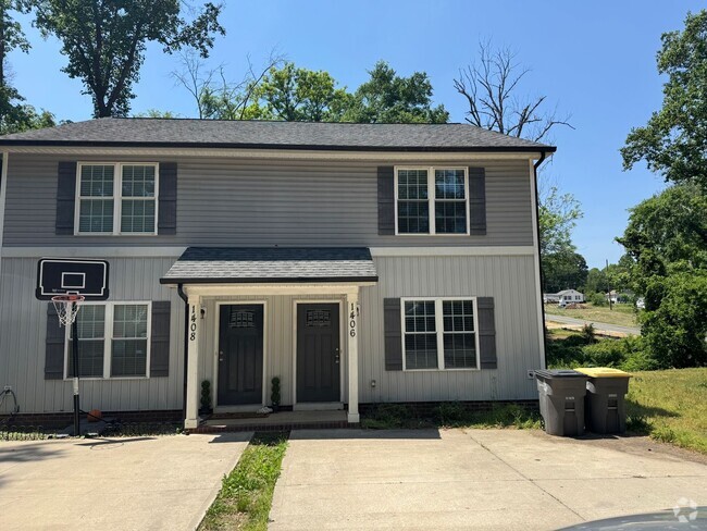 Building Photo - Newer construction townhouse in popular Ka...