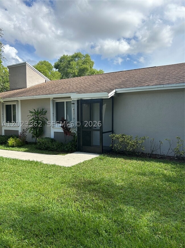 578 Woodgate Cir