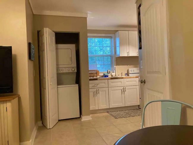 Photo - 2012 Greenwood St Unit B (Guesthouse)