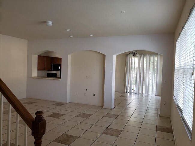 Photo - 3051 Ashland Ln N