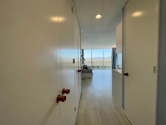 Photo - 1050 N Point St Unit 205