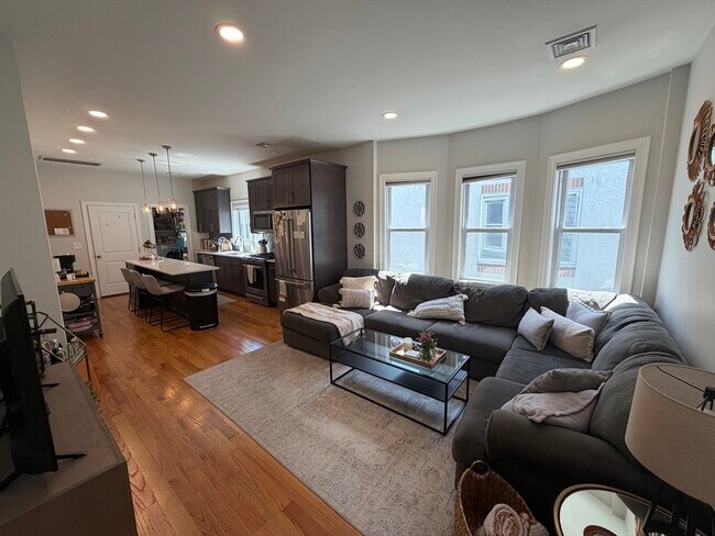Photo - 440 Windsor St Unit 440