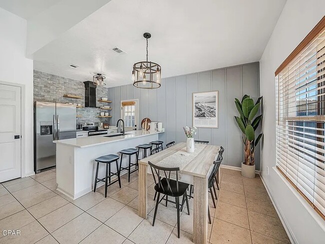 Photo - 6219 Poinciana Dr