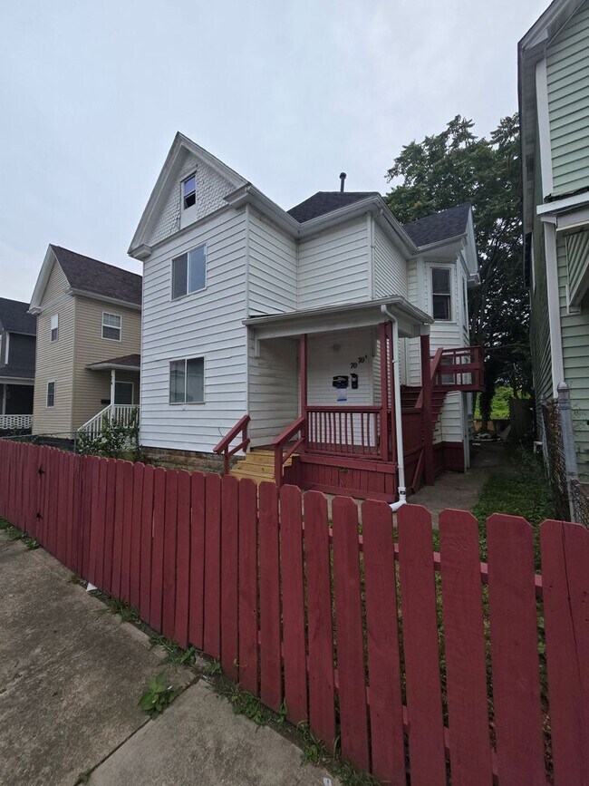 70-70 1/2 N YALE AVE - 70-70 1/2 N YALE AVE Apartamento Unidad 70 N Yale Ave