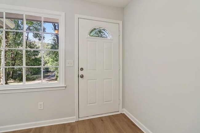 Building Photo - 231 Brock Dr Unit In-Law Apartment