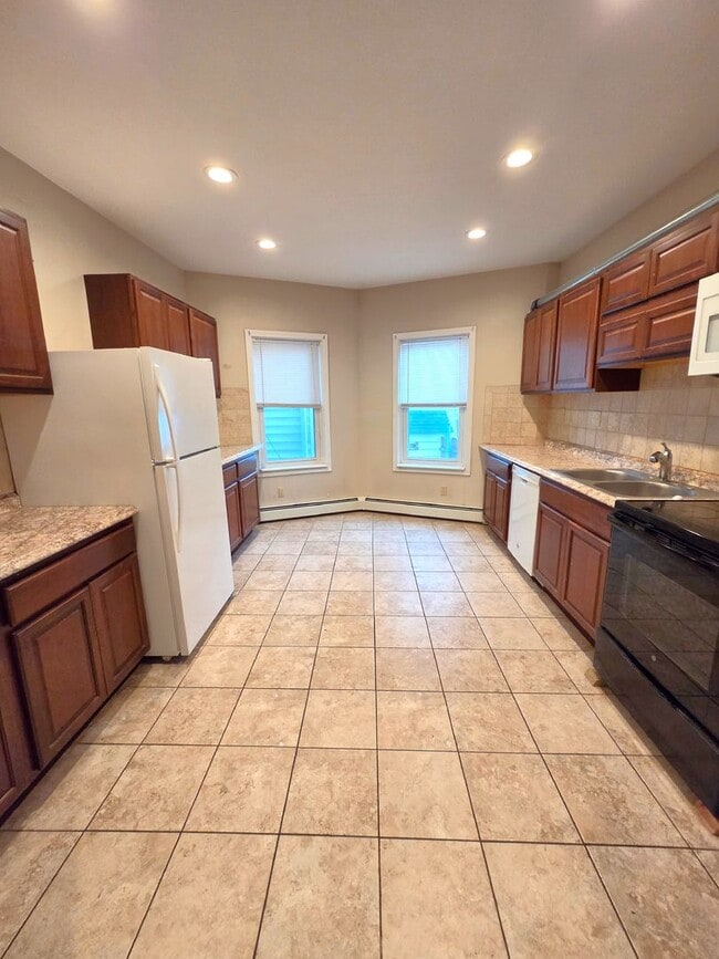 Photo - 1336-1340 Cranston Street Unidad 1340 - 1st Floor Rear