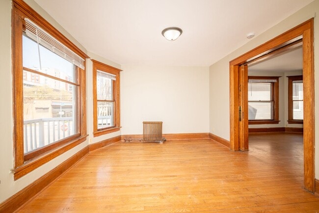 Photo - 405-407 W Main St - Duplex Unit 407