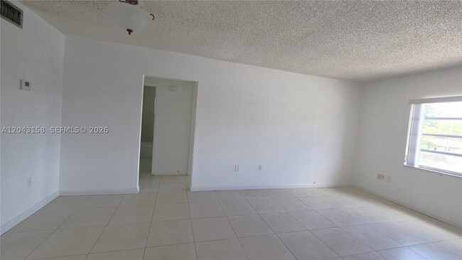 Building Photo - 3519 SW 17th St Unit 3519