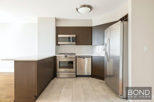 Building Photo - 776 Sixth Avenue Rental