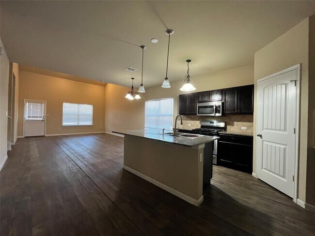 Photo - 501 Cibolo Creek Dr
