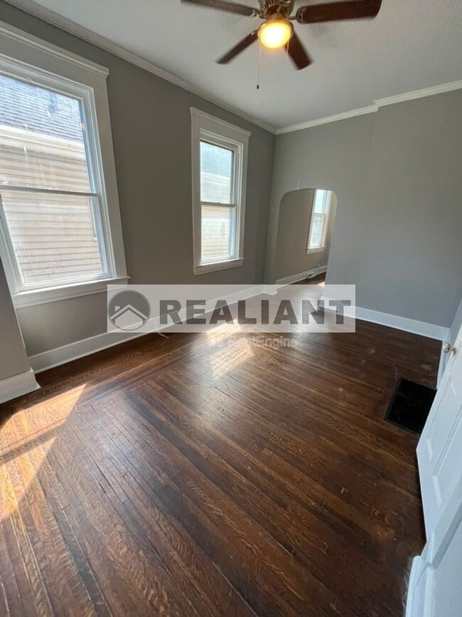 Photo - 622 W 12th St Unit Apartment 1