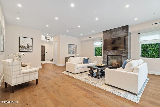 Photo - 12727 Landale St