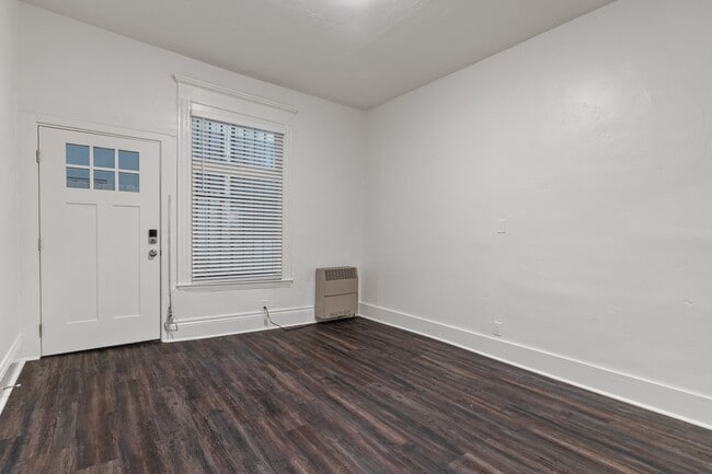 Photo - 330 Cedar Avenue