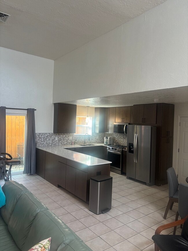 2816 Palo Verde Dr NE
