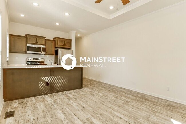 Photo - 2 Bedroom Pet-Friendly Home in St. Petersburg, FL with Main Street Renewal