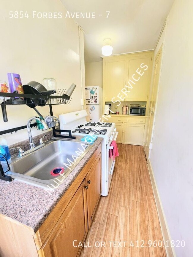 Building Photo - 5854 Forbes Ave Unit 7