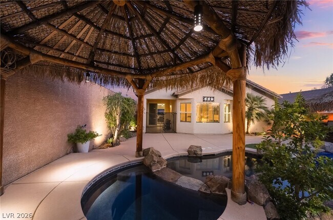 Photo - 2676 Lochleven Way